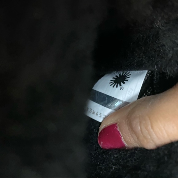 UGG | Adirondack III Snow Leopard Boots Black NEW - Picture 9 of 13